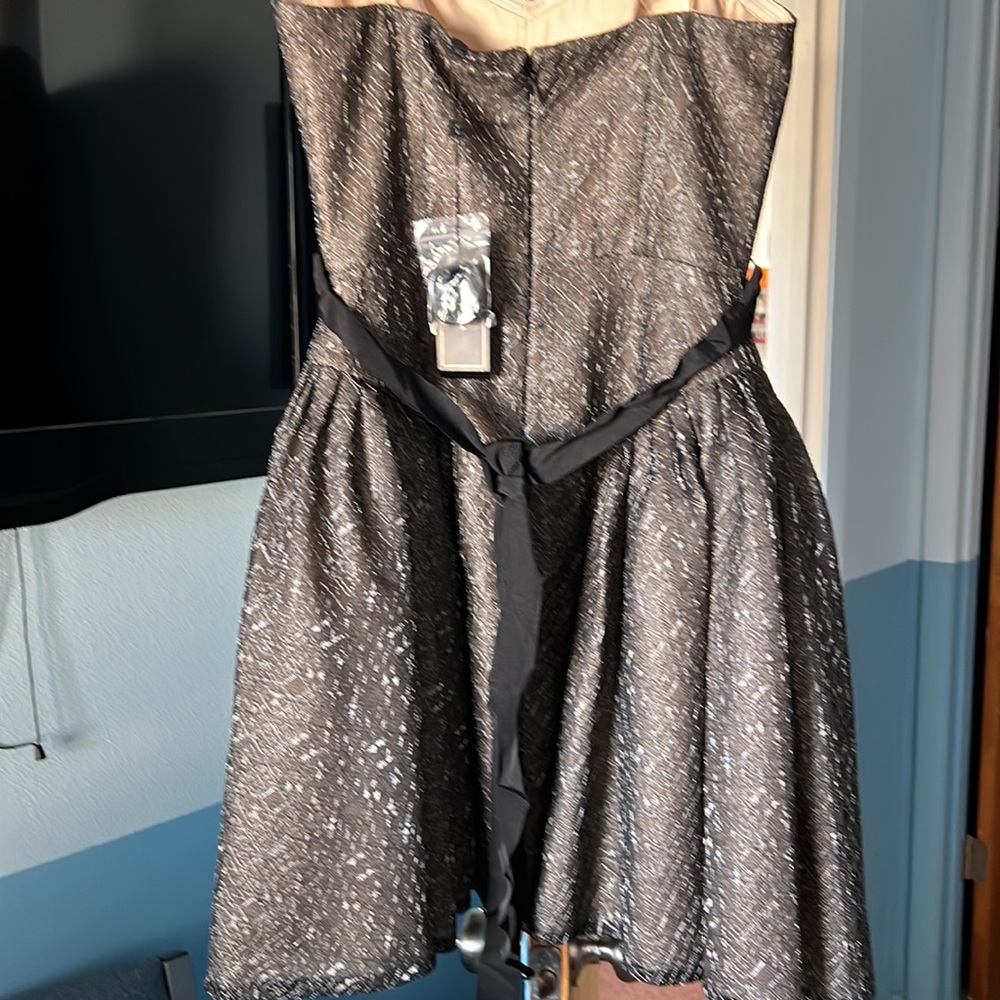 New - Picture 2 of 4